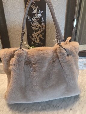 EUC Expressions NYC Faux Fur Tote Bag in Beige - Elegant Everyday Handbag